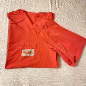 LS Vineyard Vines tee w/ front pocket.